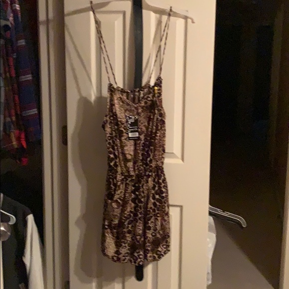 Cheetah romper l/xl - Picture 1 of 2